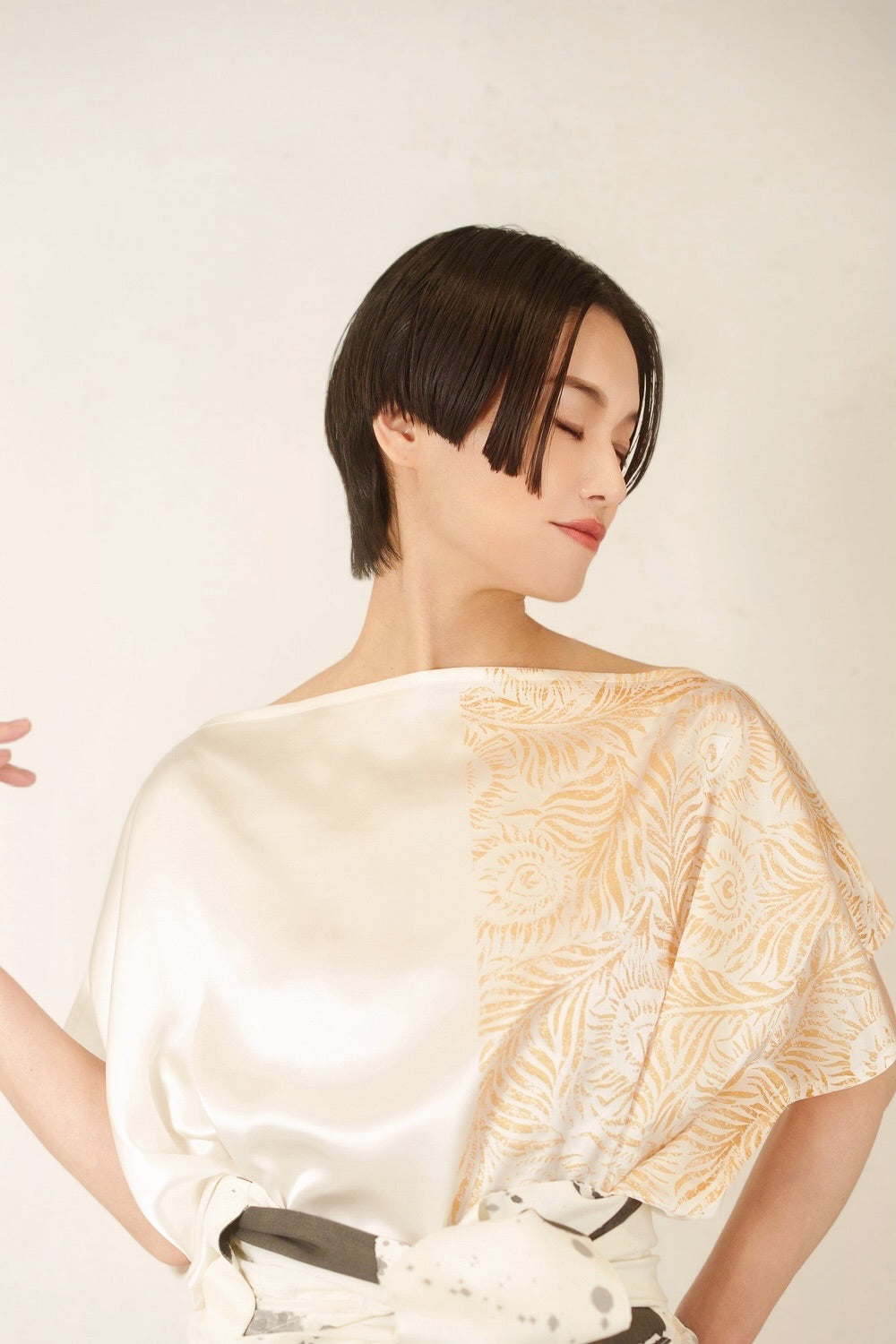 ９９売切｜ＳＩＬＫ＿Ｔｓｈｉｒｔ羽根